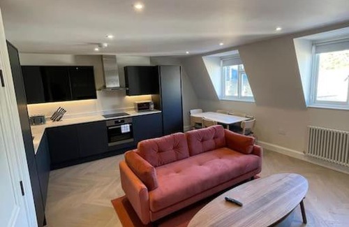 South Richmond Apartment | Apartments in the heart of Richmond, London