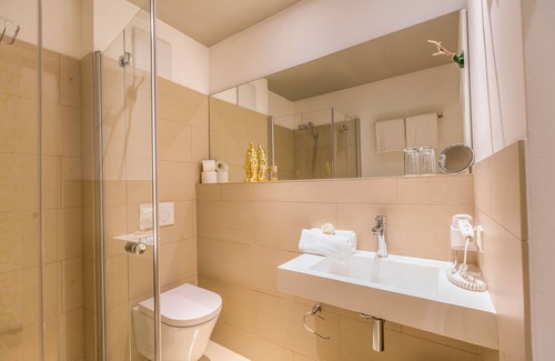 Altstadt Apartment | Apartments in the old town of Salzburg with pool! Only 600m from the Festspielhaus! R2