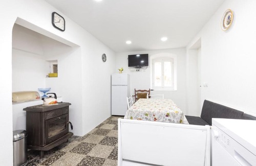 Veli Losinj Apartment | Apartments Ivna