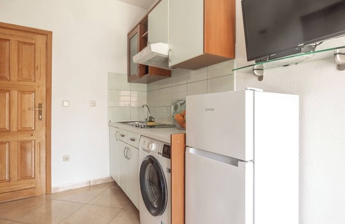 Istok Apartment | Apartments Ivo (36191-A3) - Makarska