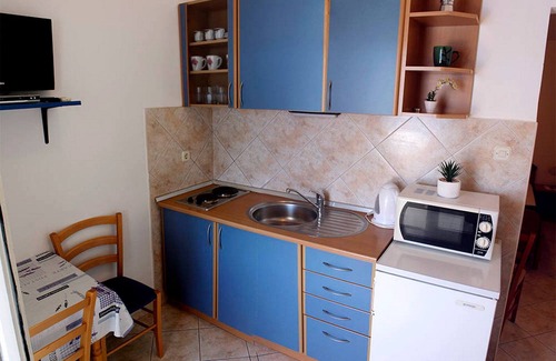 Zubovici Apartment | Apartments Ljubica (90181-A5) - Metajna - island Pag
