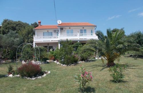 Suha Punta Apartment | Apartments Makaus