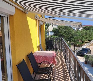 Karlobag Apartment | Apartments Mara Bela