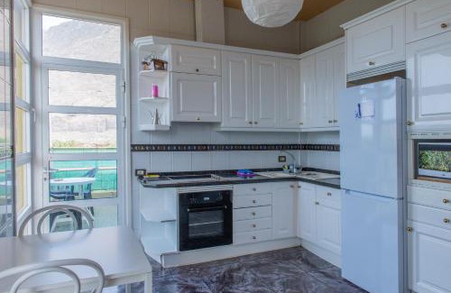 Frontera House | APARTMENTS ON AN ORGANIC FARM BY THE COAST, Frontera