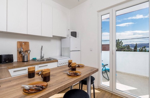 Cesarica Apartment | Apartments Sun 4 You - Two Bedroom Apartment with Balcony and Sea View