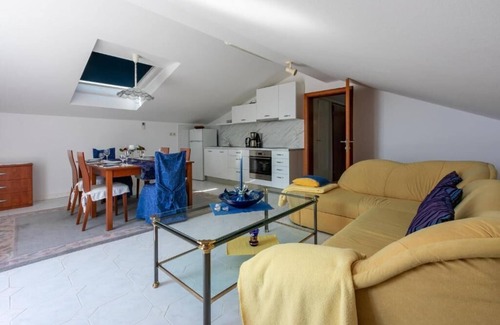 Rab Apartment | Apartments Vila Antula (66781-A4) - Banjol - island Rab