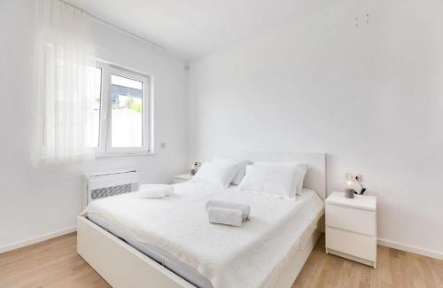 Zidarici Apartment | Apartments with swimming pool Vantacici, Krk - 21738