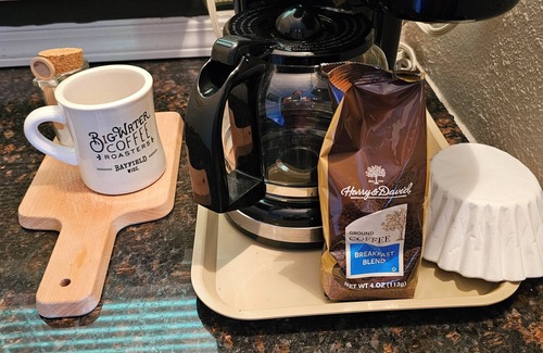 Bayfield Apartment | Apostle Is.'s gateway/next scenic marinas/fireplace/jacuzzi/corner w 4 windows