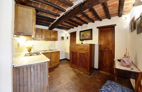 San Pietro a Cegliolo Apartment | APP. ORTENSIA x3 Beautiful farmhouse surrounded by nature, with swimming pool just 3 km from Cortona