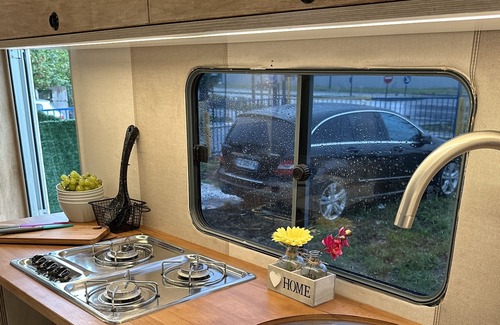 Massy House | Apparemment Camping car Capucine. Proche de L'aéroport D'orly