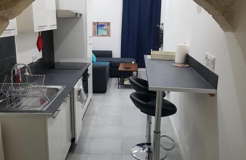 Lunel Apartment | Appart 40m2 indépendant, confortable avec terasse