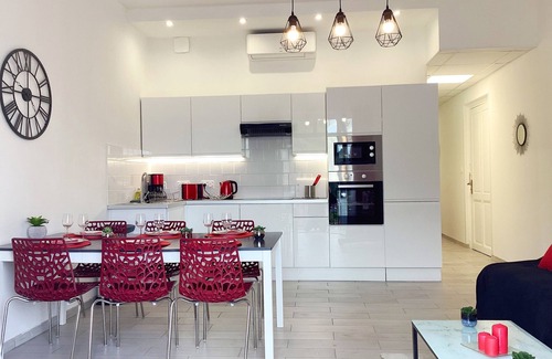 Lourdes Apartment | Appart 95m2 AC, parking, near Sanctuaire