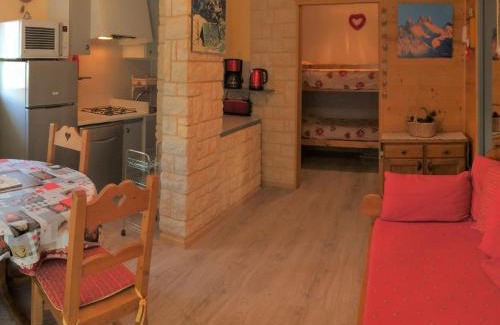 Saint-Sorlin-d'Arves Apartment | Appart cosy 5pers, terrasse, parking, wifi, proche télésiège - FR-1-417-129