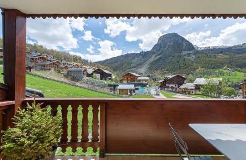 Saint-Martin-de-Belleville Apartment | Appart 3 chambres, cheminée, balcon, aux pieds des pistes - FR-1-570-29