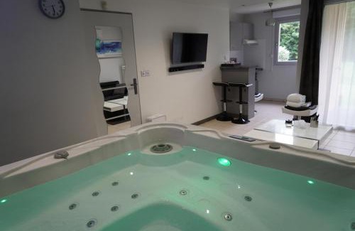 Lalande-Grand Selve Apartment | Appart&Spa