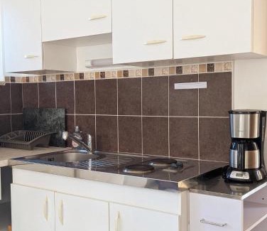 Planguenoual Apartment | Appart vue mer-au pied du chemin de randonnée " Bassan"
