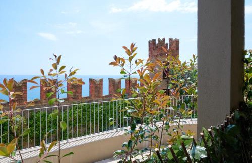 Borghetto Santo Spirito Apartment | Appartamenti Castello Borelli