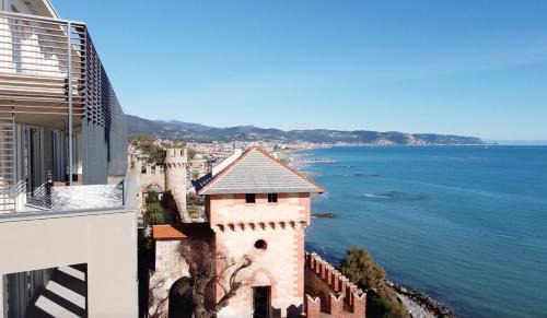 Borghetto Santo Spirito Apartment | Appartamenti Castello Borelli