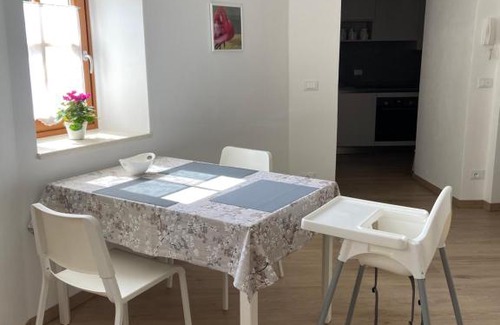 Rovereto Apartment | Appartamento Borgo San Tomaso, tra storia e natura