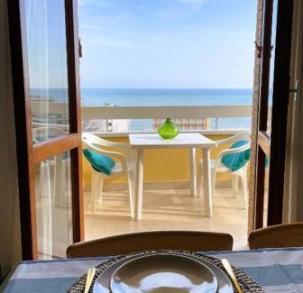 Gabicce Mare Apartment | APPARTAMENTO -C- VISTA MARE con 2 camere da letto-Residence Azzurro