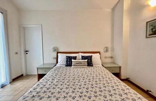 Gabicce Mare Apartment | APPARTAMENTO -C- VISTA MARE con 2 camere da letto-Residence Azzurro