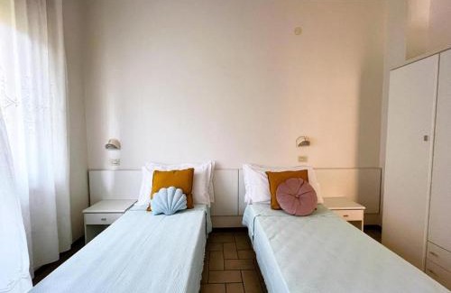 Gabicce Mare Apartment | APPARTAMENTO -C- VISTA MARE con 2 camere da letto-Residence Azzurro