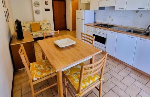 Gabicce Mare Apartment | APPARTAMENTO -C- VISTA MARE con 2 camere da letto-Residence Azzurro