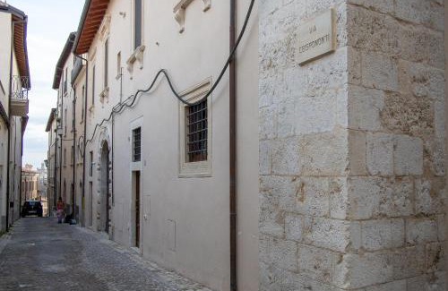 L'Aquila Apartment | Appartamento elegante e moderno a 100 m dal Duomo