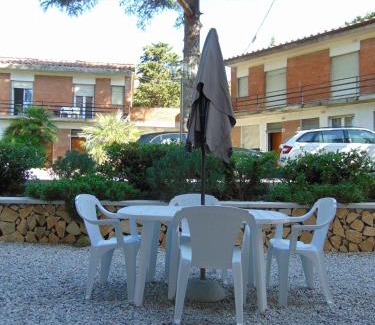 Quercianella Apartment | Appartamento il Geranio