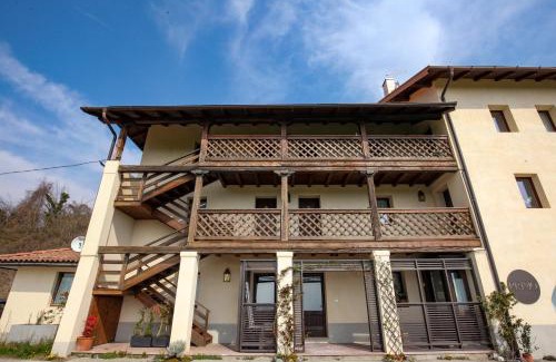 Belluno House | Appartamento immerso nella natura con parcheggio - Viola