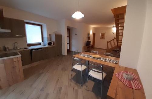 Levico Terme Apartment | Appartamento Morettina con terrazzo