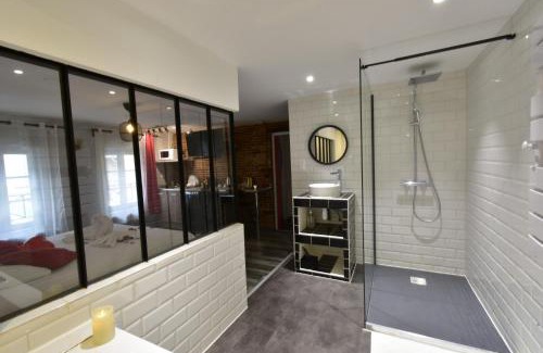 Verneuil-sur-Avre Apartment | Appartement jacuzzi privatif : Urban Love