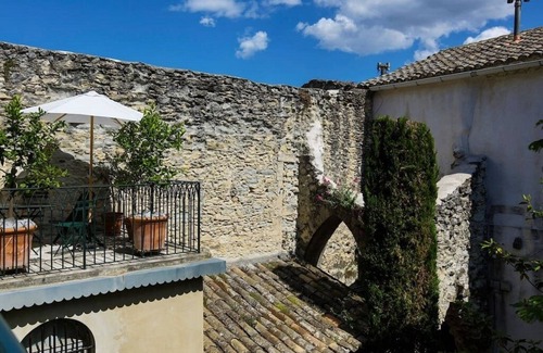 Villeneuve-les-Avignon House | Appartement DE Caractere DE 78 M2 Dans Cloitre DE Couvent 17eme