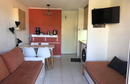 Cap Esterel Apartment | Appartement à Cap Estérel Village Pierre et Vacances Quartier Belvédère Piscines et parking inclus