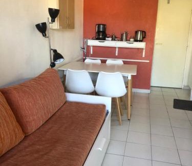 Cap Esterel Apartment | Appartement à Cap Estérel Village Pierre et Vacances Quartier Belvédère Piscines et parking inclus