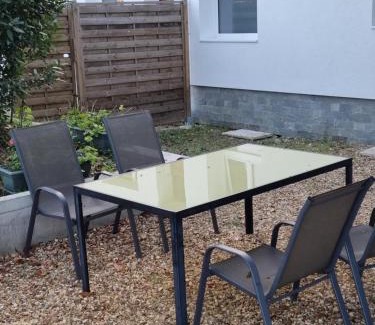 Durtal Apartment | Appartement à la campagne avec piscine