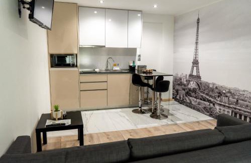 Le Pin Apartment | Appartement 1-2 pers - Aéroport CDG, Parc Expo, Villepinte - A L'Ombre du Pin "9"