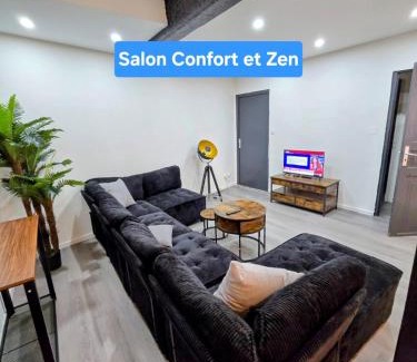 Foix Apartment | Appartement 120m2 - 10 couchages - 3ch - centre Foix - 2 sdb-2 wc - Parking gratuit à 1 Minute