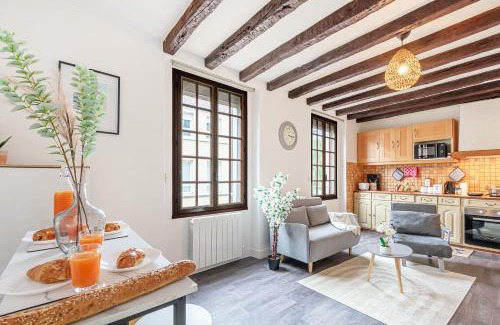 Le Pin Apartment | Appartement 2 pièces 36m2, CDG Airport, Disneyland Paris, Asterix, Parc des expo, 10min gare de Chelles, Parking gratuit dans la ville