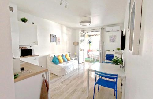 Toulon - Hyeres Apartment | Appartement 2 pièces avec Balcon, Clim et Parking au Port de Hyères