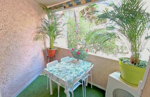 Toulon - Hyeres Apartment | Appartement 2 pièces avec Balcon, Clim et Parking au Port de Hyères