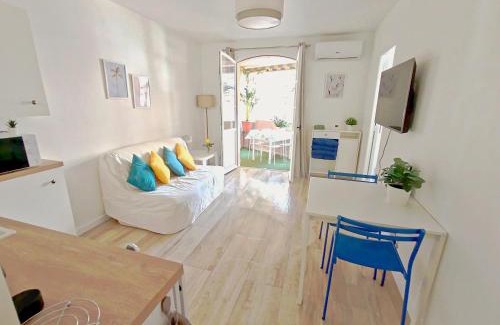 Toulon - Hyeres Apartment | Appartement 2 pièces avec Balcon, Clim et Parking au Port de Hyères