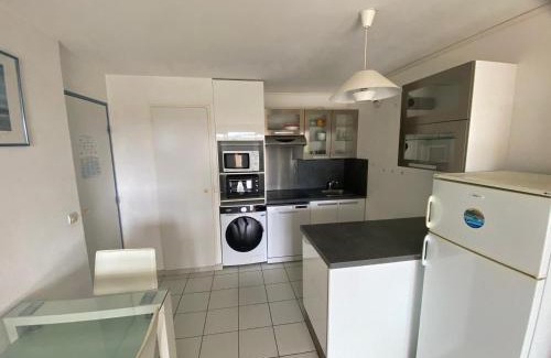 Cap Esterel Apartment | Appartement 3 Pièces avec Terrasse et Piscine à Saint-Raphaël - FR-1-504-683