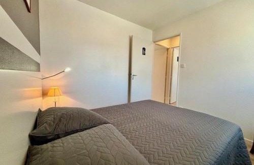 Quiberon Apartment | Appartement 3 pièces avec loggia, centre-ville Quiberon, 20m de la plage, animaux acceptés - FR-1-478-126