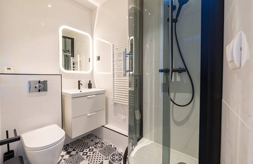 Bourg-l'Eveque Apartment | Appartement 3 Pièces Quartier Mail