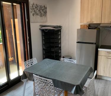 Embrun Apartment | Appartement agréable à deux pas du plan d'eau