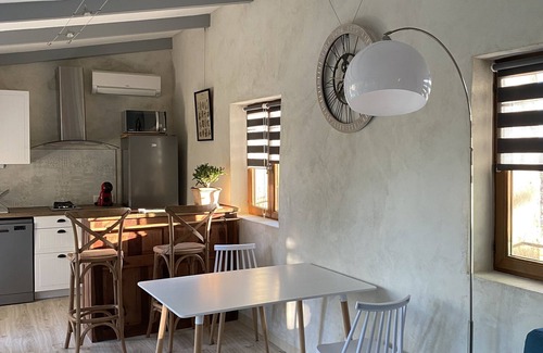 Violes Bed & Breakfast | Appartement au Cœur des Vignes, Dans Chambre D'hôtes Avec Piscine