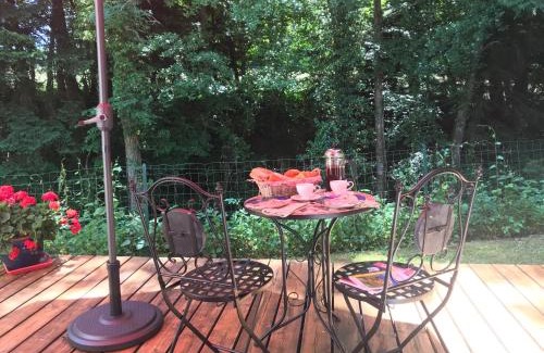 Villy-le-Pelloux Apartment | Appartement au calme avec terrasse verdoyante entre Annecy et Genève