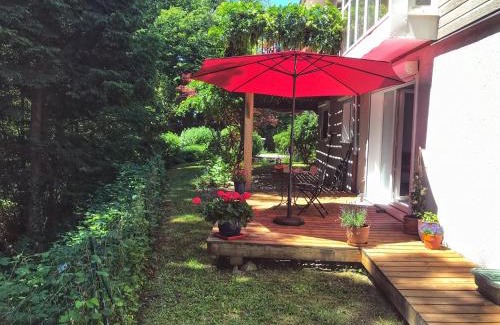 Villy-le-Pelloux Apartment | Appartement au calme avec terrasse verdoyante entre Annecy et Genève