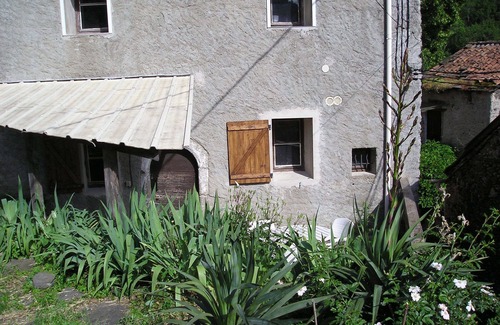 Aumessas Apartment | Appartement au Coeur D'un Hameau Traditionnel Cévenol